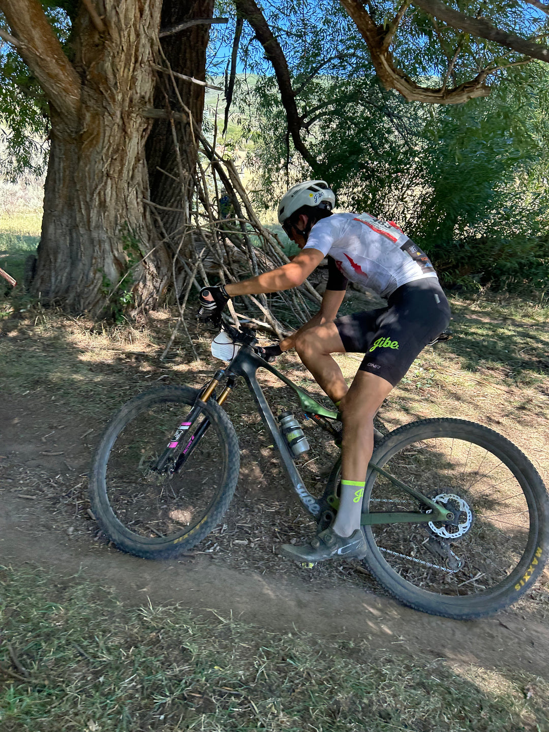 Hazen Cline racing his Jibe Fully with Jibe shorts and socks.