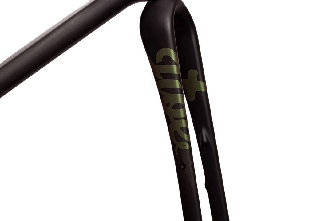 Jibe Doromichi gravel frame in the color Midnight.