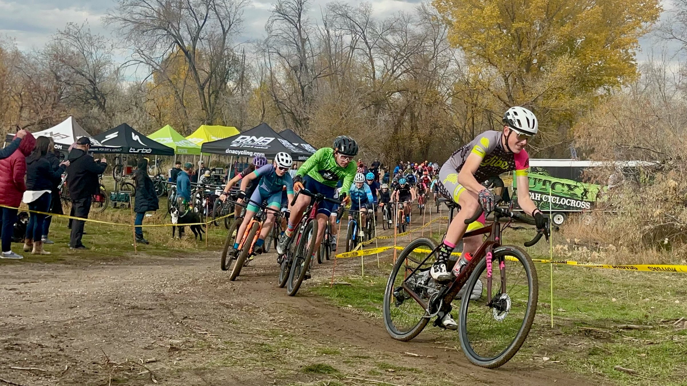 Jibe doromichi in a cyclocross race.